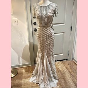 ADRIANNA PAPELL 💎 BEADED GATSBY GOWN SIZE 4
